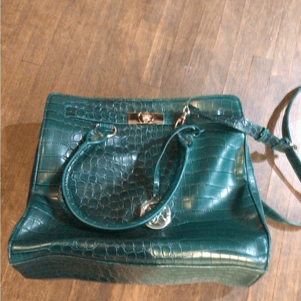 New York Green Croc-Embossed Tote Bag